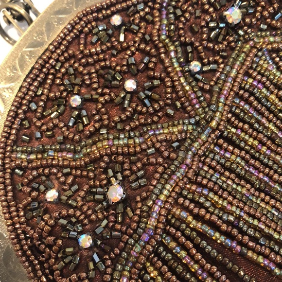 Beaded And Rhinestone Evening Bag With Shell Closure - Picture 2 of 16